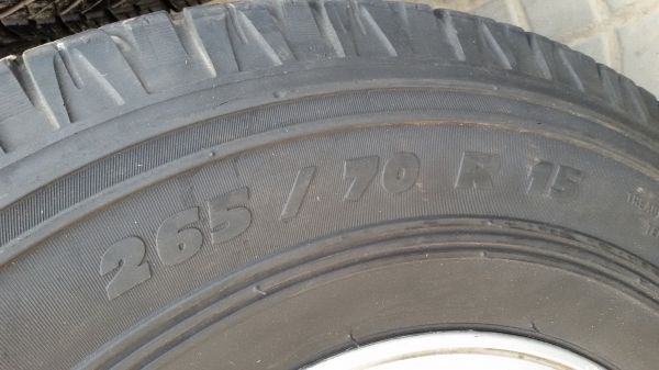 ขายล้อขอบ15 6รูพร้อมยาง265 70 15มิสลินปี13ชุดละ6500