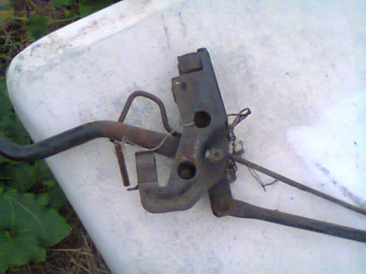 ตัวล๊อคหัวเก๋งมิตซูบิชิFUSO 10ล้อ ขาย2,800บาท