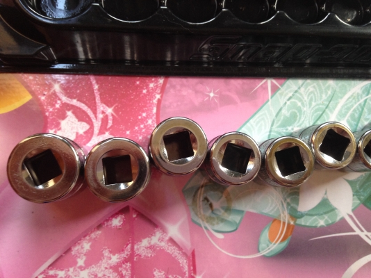 Snapon ลูกบล๊อค 3/8 12 ลูก 212FSMSY metric Snapon ลูกบล๊อค 3/8 12 ลูก 212FSMSY metric