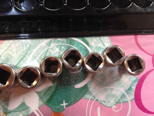 Snapon ลูกบล๊อค 3/8 12 ลูก 212FSMSY metric Snapon ลูกบล๊อค 3/8 12 ลูก 212FSMSY metric