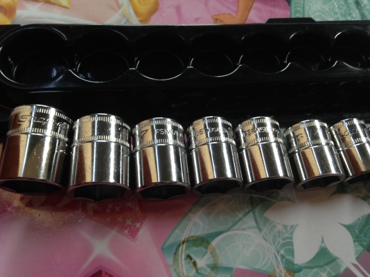 Snapon ลูกบล๊อค 3/8 12 ลูก 212FSMSY metric Snapon ลูกบล๊อค 3/8 12 ลูก 212FSMSY metric