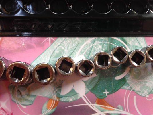 Snapon ลูกบล๊อค 3/8 12 ลูก 212FSMSY metric Snapon ลูกบล๊อค 3/8 12 ลูก 212FSMSY metric