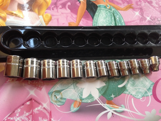 Snapon ลูกบล๊อค 3/8 12 ลูก 212FSMSY metric Snapon ลูกบล๊อค 3/8 12 ลูก 212FSMSY metric