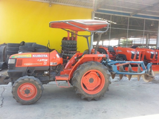 คูโบต้า L2808 4 WD 2 เพลาพร้อมผาน 5 เดิมๆพร้อมใช้งานรถสวยมาก