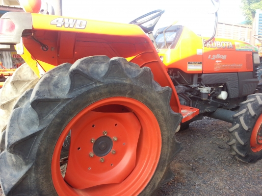 คูโบต้า L2808 4 WD 2 เพลาพร้อมผาน 5 เดิมๆพร้อมใช้งานรถสวยมาก