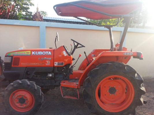 คูโบต้า L2808 4 WD 2 เพลาพร้อมผาน 5 เดิมๆพร้อมใช้งานรถสวยมาก