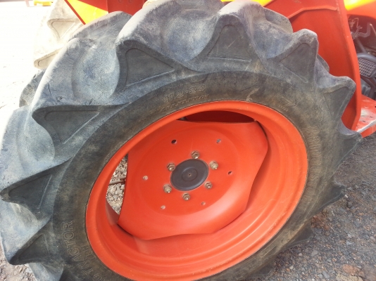 คูโบต้า L2808 4 WD 2 เพลาพร้อมผาน 5 เดิมๆพร้อมใช้งานรถสวยมาก