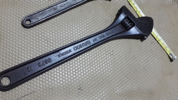 ประแจเลื่อน หลายขนาด