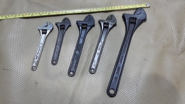 ประแจเลื่อน หลายขนาด