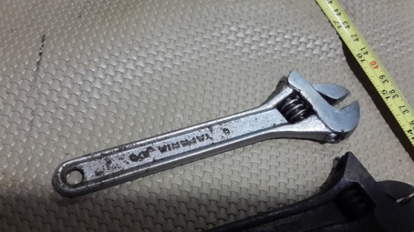 ประแจเลื่อน หลายขนาด