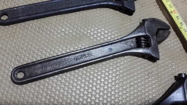 ประแจเลื่อน หลายขนาด