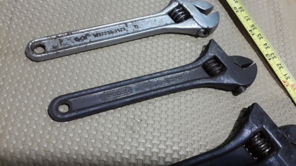 ประแจเลื่อน หลายขนาด