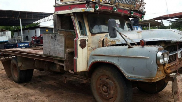 ขายรถขุดแบ็คโค60-5 Komatsu พร้อมเทรลเลอร์6ล้อISUZU แชชซีสวย เอกสารพร้อมโอน ทำงานเร็วไฟฟ้าเต็มแอร์เย็น