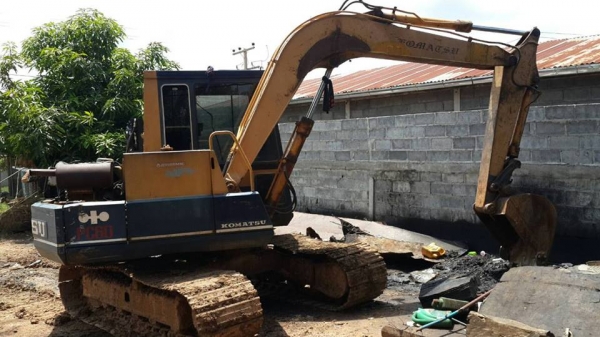 ขายรถขุดแบ็คโค60-5 Komatsu พร้อมเทรลเลอร์6ล้อISUZU แชชซีสวย เอกสารพร้อมโอน ทำงานเร็วไฟฟ้าเต็มแอร์เย็น