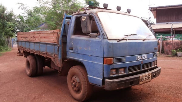 ***ขายแล้วครับขอบคุณ Truck2hand ขาย6ล้อช่วงล่างใหญ่ขาลุย ISUZU KS110 วางหัวNPR หัวยกได้(ลงเล่ม) เครื่องเดิม4BD1-110ฝาขาวยอดนิยม เครื่องดีสตาร์ทติดง่าย เสียงนิ่ม แน่นดี แรงดี เกียร์ร็อค6เกียร์เดินหน้า ลุยๆ เข้าง่ายไม่มีหลุด ช่วงล่างFหน้า-หลัง คัสซีสวยเดิม