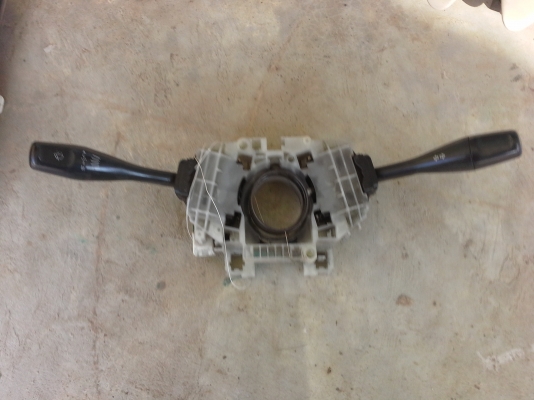 ขายกระจกมองหลัง+สวิกช์ปิดเปิดกระจก คู่หน้า มิซูซีเดีย