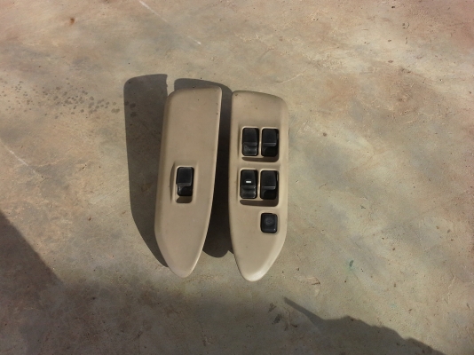 ขายกระจกมองหลัง+สวิกช์ปิดเปิดกระจก คู่หน้า มิซูซีเดีย