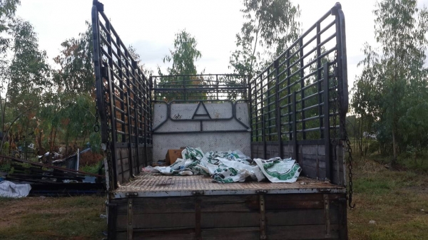 ขายด่วน HINO FB113 117 Hp กระบะคอกเหล็กทะเบียน ม.79 ขายด่วน HINO FB113 117 Hp กระบะคอกเหล็กทะเบียน ม.79