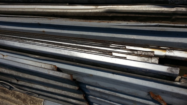 ขายเมทัลชีตโลละ 15 บาท