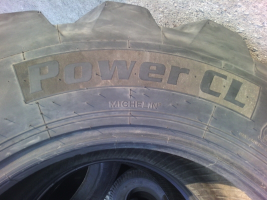 ยางขนาด 400/80-24(15.5/80-24) MICHELIN ราคาถูกครับ ยางขนาด 400/80-24(15.5/80-24) MICHELIN ราคาถูกครับ