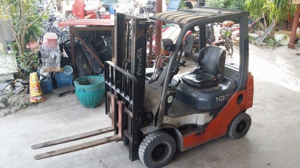 รถโฟล์คลิฟ TOYOTA  มือ2  ขนาด 1 ตัน   สภาพพร้อมใช้งาน