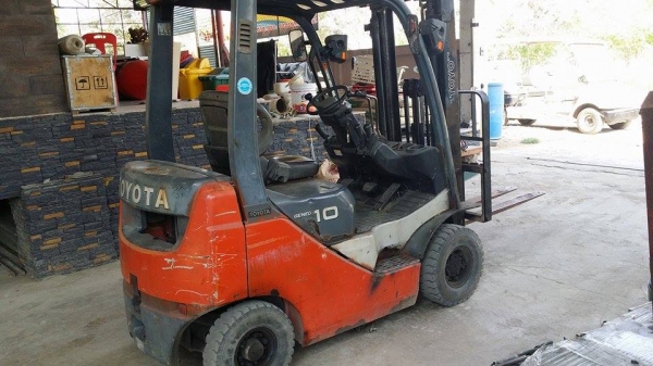 รถโฟล์คลิฟ TOYOTA  มือ2  ขนาด 1 ตัน   สภาพพร้อมใช้งาน