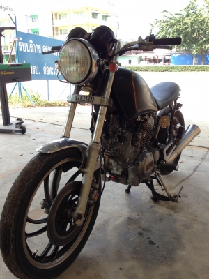 ขาย YAMAHA XV500ปี1983 รถรุ่นคุณปู่ระบบไฟครบสภาพพร้องใช้งานราคา34,000บาทต่อรองได้ครับมาดูรถได้ที่ สุพรรณบุรี สนใจติดต่อ 092-6429114 ครีม สุพรรณ