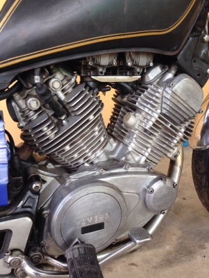 ขาย YAMAHA XV500ปี1983 รถรุ่นคุณปู่ระบบไฟครบสภาพพร้องใช้งานราคา34,000บาทต่อรองได้ครับมาดูรถได้ที่ สุพรรณบุรี สนใจติดต่อ 092-6429114 ครีม สุพรรณ