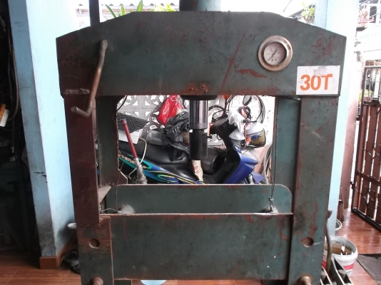 แท่นอัดไฮโดลิค 30ตัน ตามสภาพใช้งานได้ปกติ แท่นอัดไฮโดลิค 30ตัน ตามสภาพใช้งานได้ปกติ