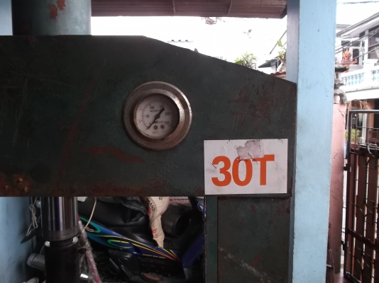 แท่นอัดไฮโดลิค 30ตัน ตามสภาพใช้งานได้ปกติ แท่นอัดไฮโดลิค 30ตัน ตามสภาพใช้งานได้ปกติ