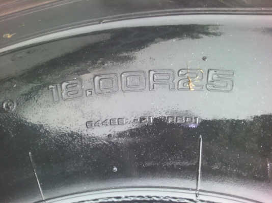 ยาง\%เก่าญี่ปุ่น 1800R25 รถเครน ราคาถูกๆๆครับ ยาง\%เก่าญี่ปุ่น 1800R25 รถเครน ราคาถูกๆๆครับ