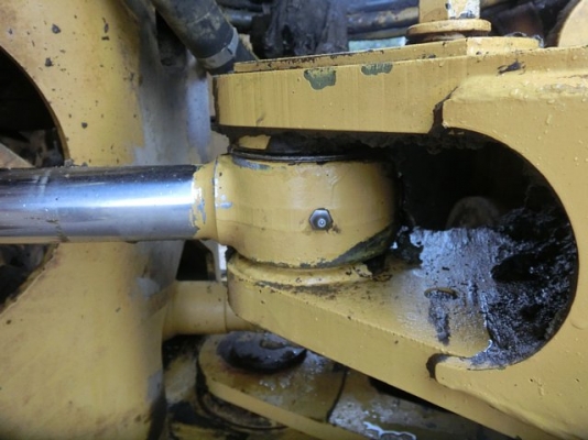 ขายรถตักล้อยาง CAT966F-2