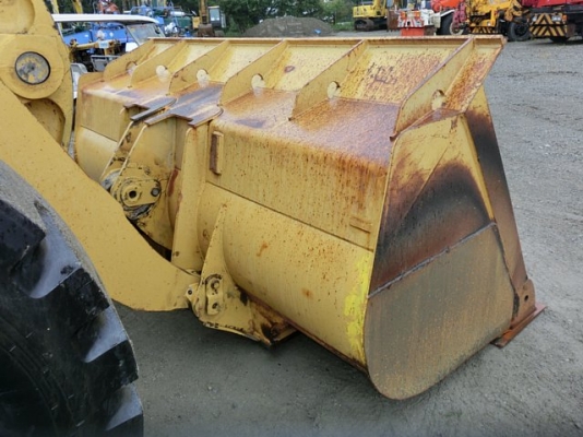 ขายรถตักล้อยาง CAT966F-2