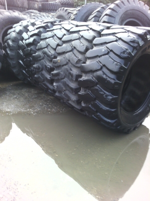 ยางรถตัก ขนาด 405/70-24หรือ 16/70-24 ยางเก่านอกขายถูก ยางรถตัก ขนาด 405/70-24หรือ 16/70-24 ยางเก่านอกขายถูก