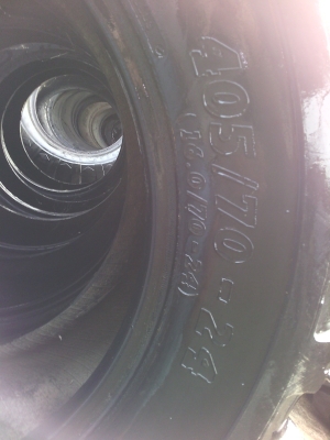 ยางรถตัก ขนาด 405/70-24หรือ 16/70-24 ยางเก่านอกขายถูก ยางรถตัก ขนาด 405/70-24หรือ 16/70-24 ยางเก่านอกขายถูก