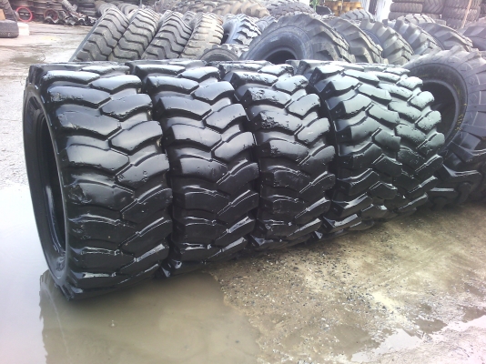 ยางรถตัก ขนาด 405/70-24หรือ 16/70-24  ยางเก่านอกขายถูก