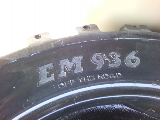 ยางรถตัก ขนาด 405/70-24หรือ 16/70-24 ยางเก่านอกขายถูก ยางรถตัก ขนาด 405/70-24หรือ 16/70-24 ยางเก่านอกขายถูก