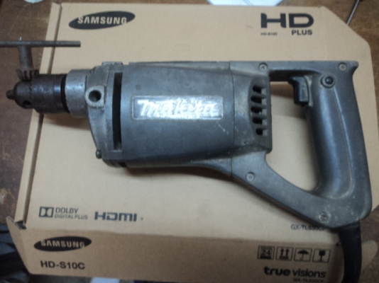 สว่านมากิต้า900บาท