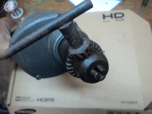 สว่านมากิต้า900บาท