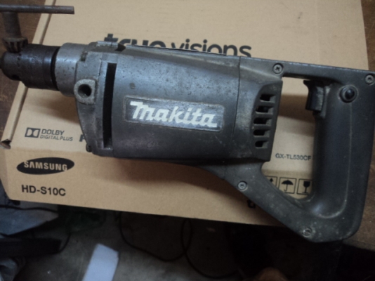 สว่านมากิต้า900บาท