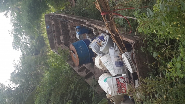 ขายเรือ  ทะร่า  หรือเรือขนของทำเขื่อน  ไม้สักทั้งลำ