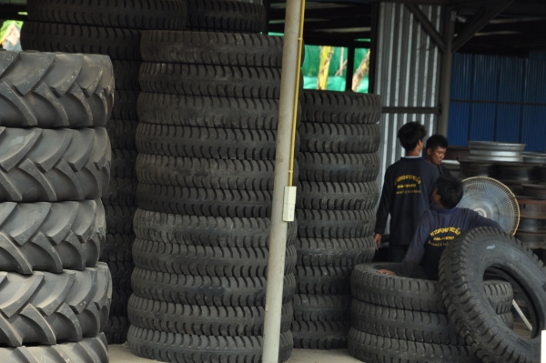 ยางเก่าราคาถูกๆมีทุกขนาด,ทุกไซด์,ขนาดอื่นๆให้โทรสอบถามได้เลยครับ ยางเก่าราคาถูกๆมีทุกขนาด,ทุกไซด์,ขนาดอื่นๆให้โทรสอบถามได้เลยครับ