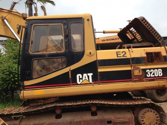 CAT320B