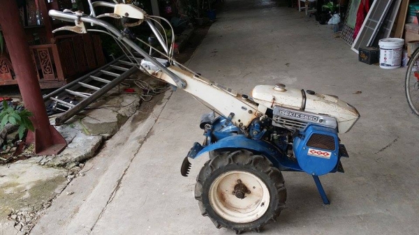 รถไถเดินตาม  ISEKI ขนาด 6.5 แรง เก่าญี่ปุ่น สภาพพร้อมใช้งาน เครื่องยนต์ติดง่าย แถมฟรี !!! ชุดคลาดดิน+ล้อเหล็ก