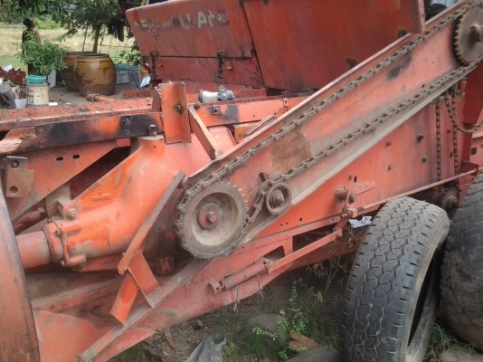 ขายตามสภาพเครื่องอัดฟางนิวฮอนแลนสภาพยังไม่ได้ประกอบอุปกรณ์อยู่ครบ ขายตามสภาพเครื่องอัดฟางนิวฮอนแลนสภาพยังไม่ได้ประกอบอุปกรณ์อยู่ครบ