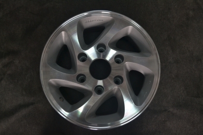 ขายแม็ก 6 รู รถกระบะ  4 วง