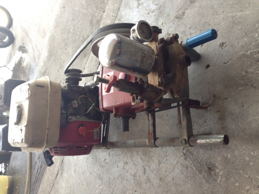 ปั้มพ่นยาติดเครื่องเบนซิน 5.5แรง ปั้มพ่นยาติดเครื่องเบนซิน 5.5แรง