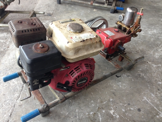 ปั้มพ่นยาติดเครื่องเบนซิน 5.5แรง