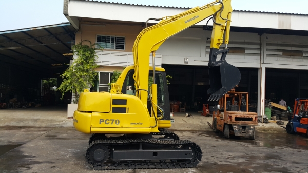 ขาย รถขุด KOMATSU รุ่น PC70-7- มือสองญี่ปุ่น ขาย รถขุด KOMATSU รุ่น PC70-7- มือสองญี่ปุ่น