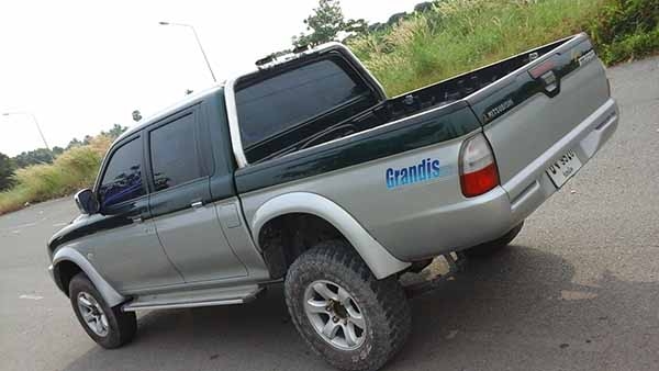 Starda Grandis 4WD Twotone 2.8 M/T 03 รถสวยราคาถูก Starda Grandis 4WD Twotone 2.8 M/T 03 รถสวยราคาถูก